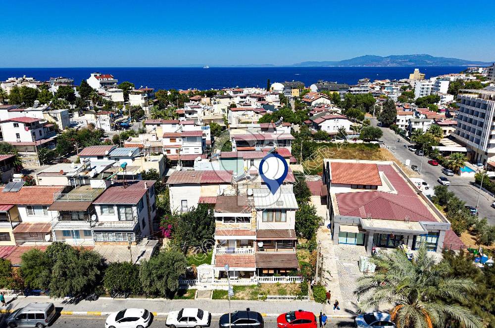 Kuşadası Kadınlar denizinde Ticari & Konut Kullanımına Uygun 3+1 Villa