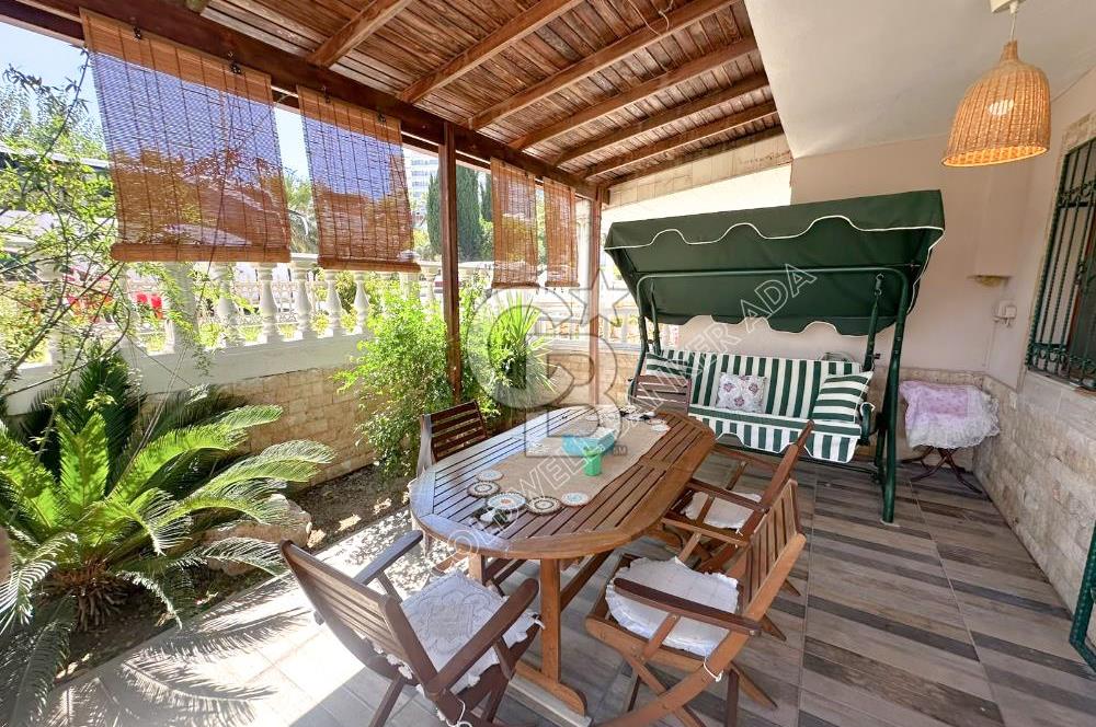 Kuşadası Kadınlar denizinde Ticari & Konut Kullanımına Uygun 3+1 Villa