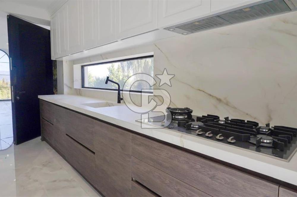 ÇEŞME DALYAN SATILIK 8+1  VİLLA