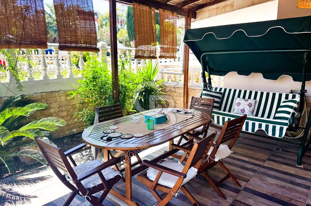 Kuşadası Kadınlar denizinde Ticari & Konut Kullanımına Uygun 3+1 Villa