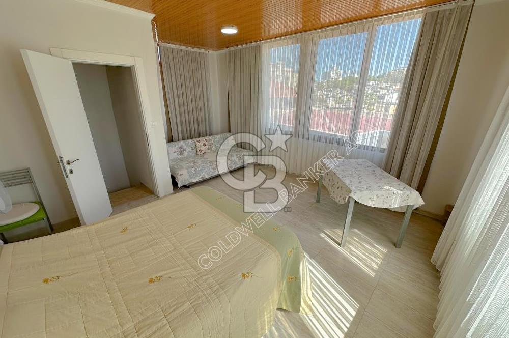 Kuşadası Kadınlar denizinde Ticari & Konut Kullanımına Uygun 3+1 Villa