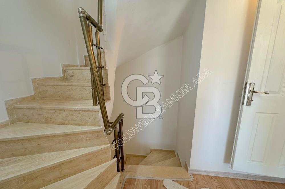 Kuşadası Kadınlar denizinde Ticari & Konut Kullanımına Uygun 3+1 Villa