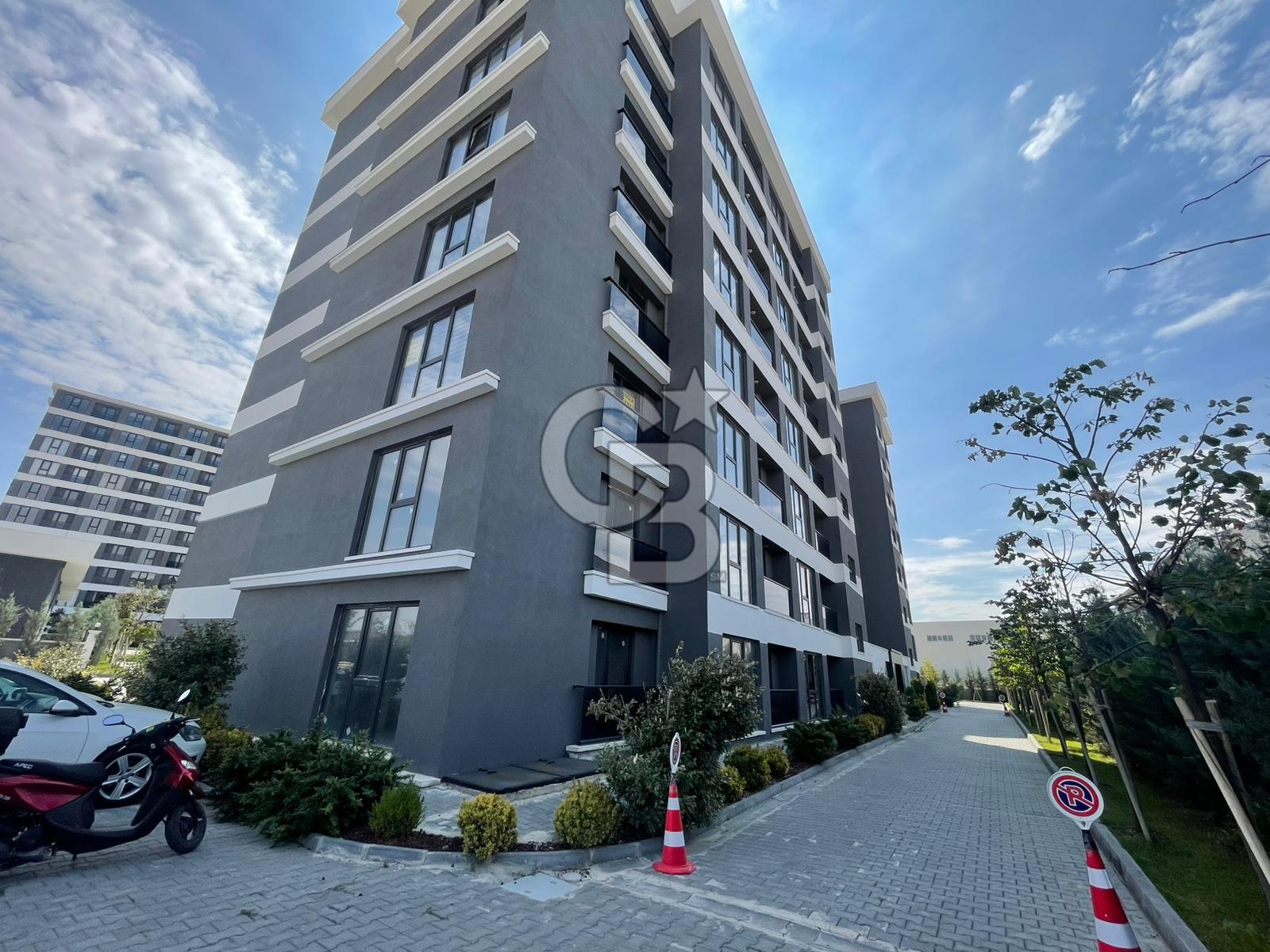 JOVEN PORT 1'DE HAVALİMANI YANINDA KISMİ EŞYALI KİRALIK DAİRE