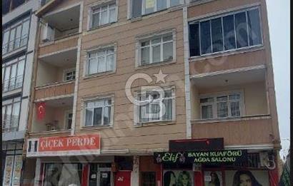 KANDIRA ÇARŞI MAHALLESINDE SATILIK 3+1 DAİRE