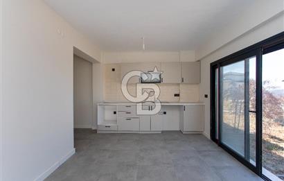 Foçaköy'de Satılık Deniz Manzaralı 4+2 Havuzlu Villa