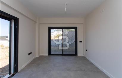 Foçaköy'de Satılık Deniz Manzaralı 4+2 Havuzlu Villa
