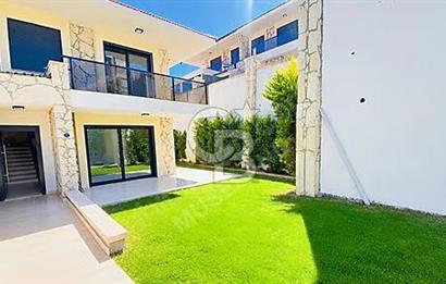 Çeşme Çiftlikköy'de 3+1 Full Eşyalı Satılık İkiz Villa