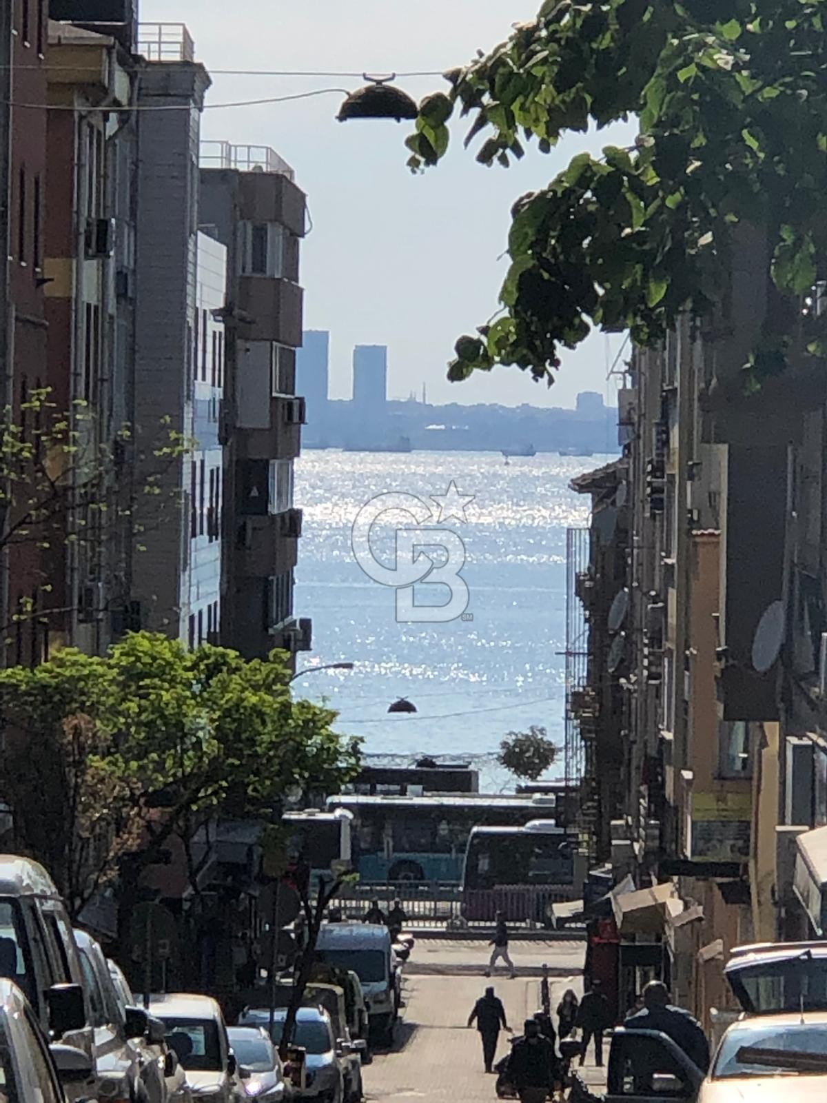 Rıhtım Recaizade Sokak ta İskeleye Çok Yakın