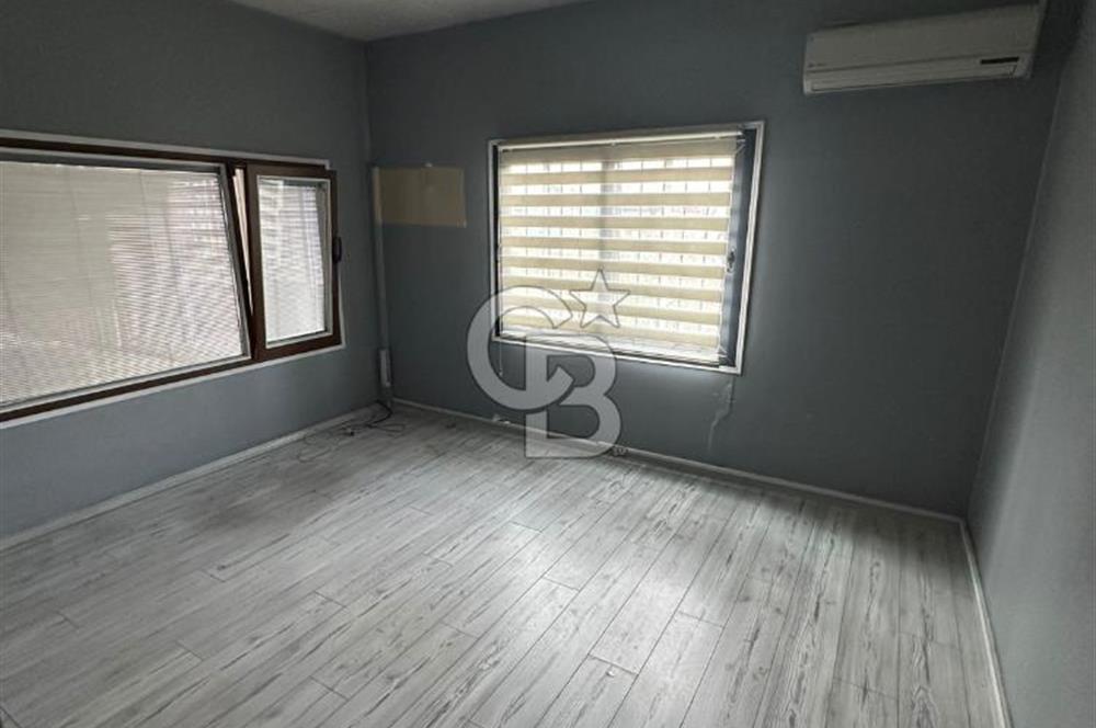 Aşık Veysel Mh.de 216m² Yatırımlık Satılık Dükkan
