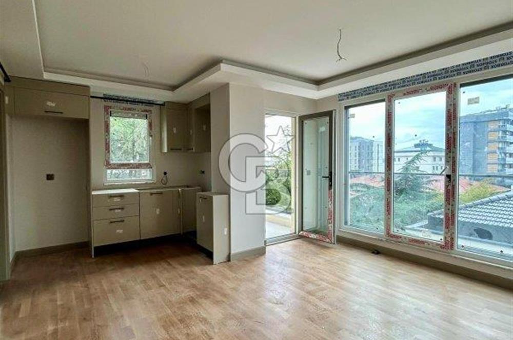 Bağdat Caddesi'nde Komple Kiralık Sıfır Prestijli Bina