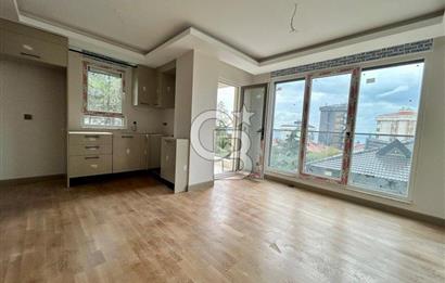 Bağdat Caddesi'nde Komple Kiralık Sıfır Prestijli Bina
