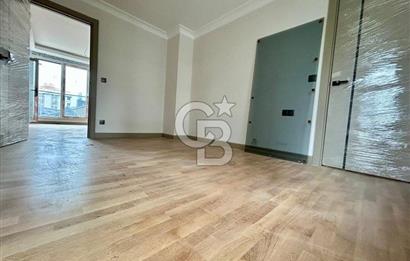Bağdat Caddesi'nde Komple Kiralık Sıfır Prestijli Bina