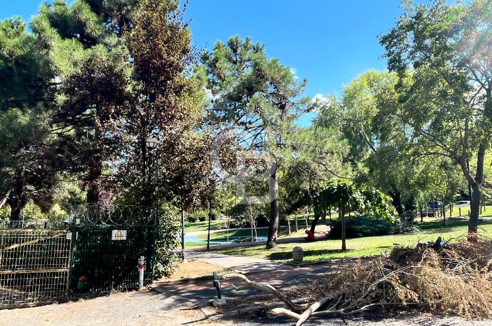ATAŞEHİR GARDENYA 5 SİTESİNDE SATILIK DAİRE 