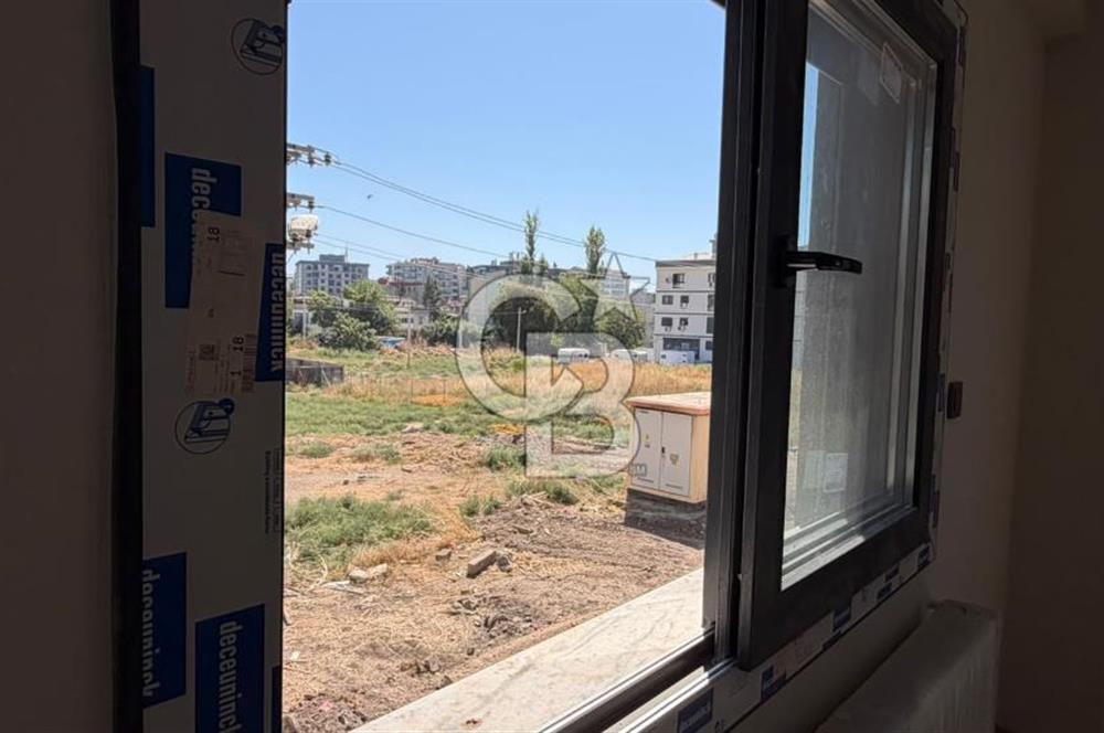 Karşıyaka Şemiklerde Satılık 1+1 Daire Oturuma Hazır