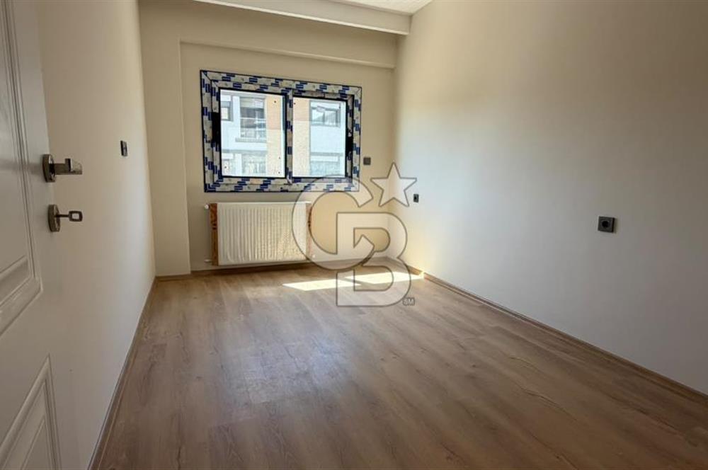 Karşıyaka Şemiklerde Satılık 1+1 Daire Oturuma Hazır