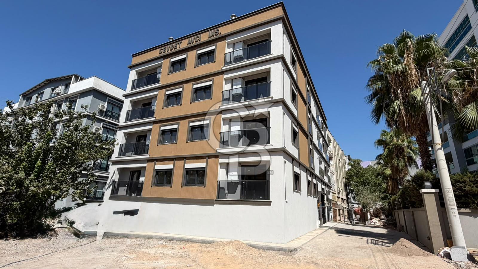 Karşıyaka Şemiklerde Satılık 1+1 Daire Oturuma Hazır