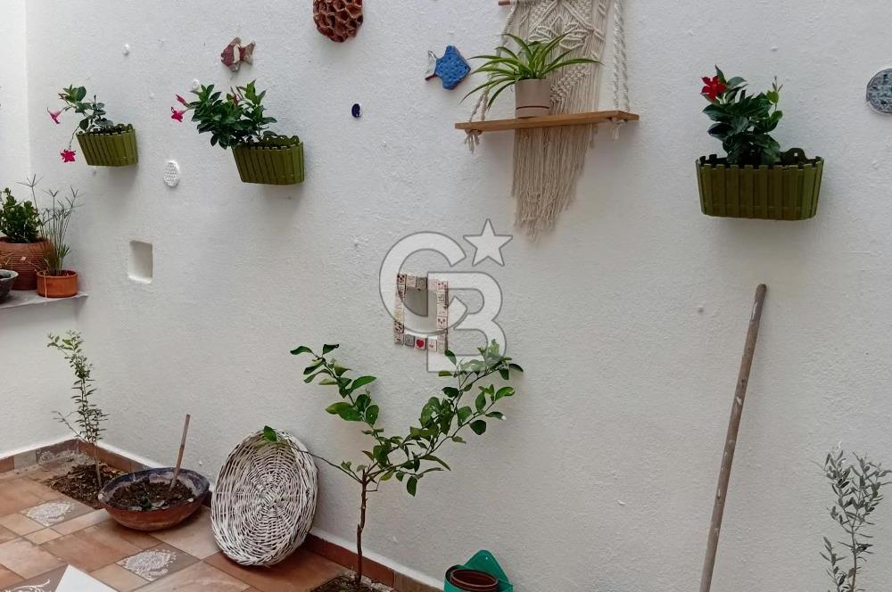 AYVALIK İSMETPAŞA’DA YENİLENMİŞ, AVLULU TAŞ EV