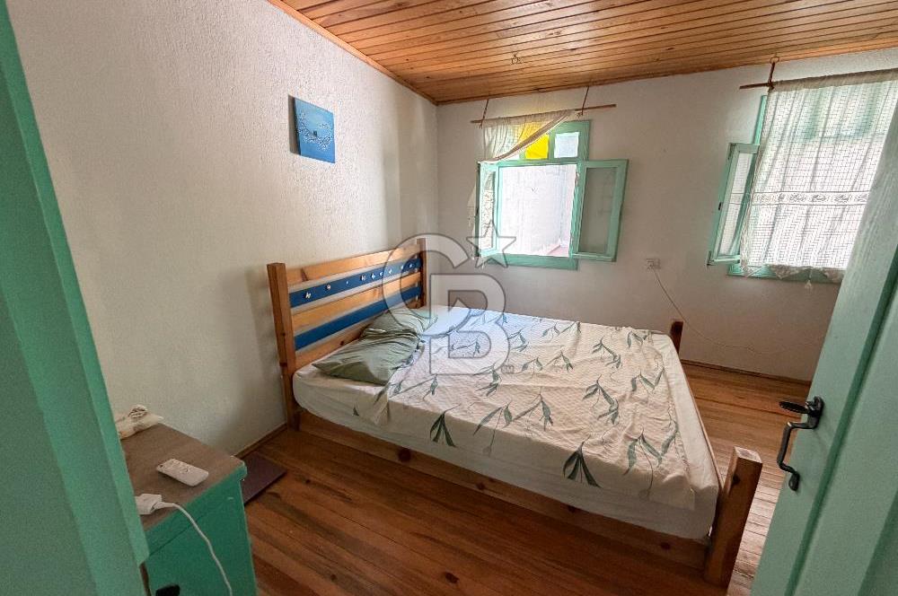 AYVALIK İSMETPAŞA’DA YENİLENMİŞ, AVLULU TAŞ EV