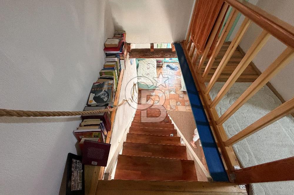 AYVALIK İSMETPAŞA’DA YENİLENMİŞ, AVLULU TAŞ EV