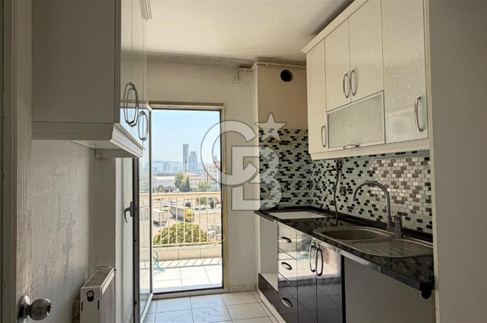 BAYRAKLI SMYRNA YAKINI GÜVENLİKLİ SİTEDE KİRALIK 2+1 DAİRE
