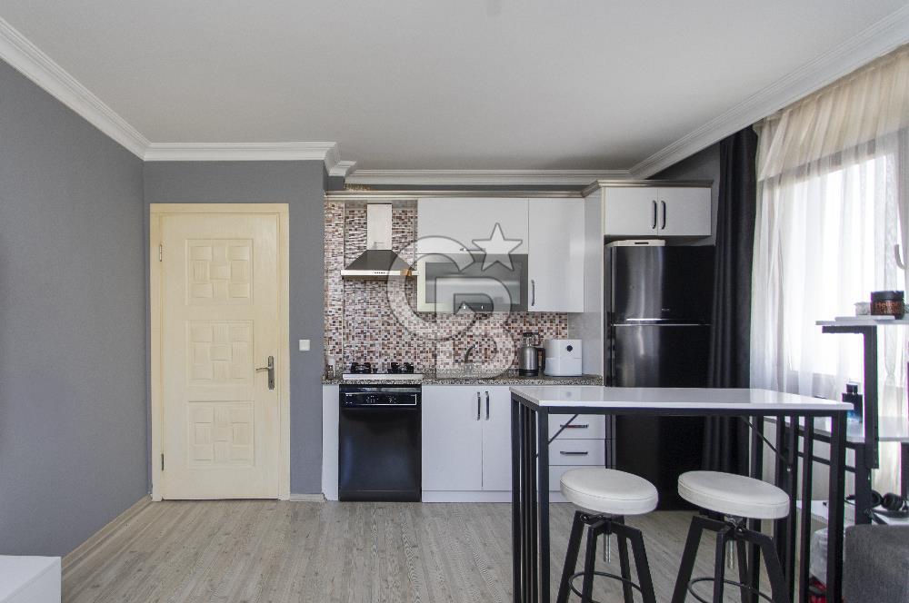 YENİFOÇA'DA SATILIK EŞYALI, FERAH VE KULLANIŞLI 2+1 DAİRE