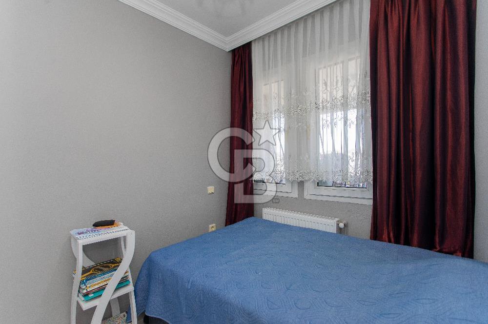 FOÇA DENİZKENT SİTESİ’NDE DENİZ MANZARALI, GENİŞ BAHÇELİ VE TERASLI 3+1 DUBLEKS