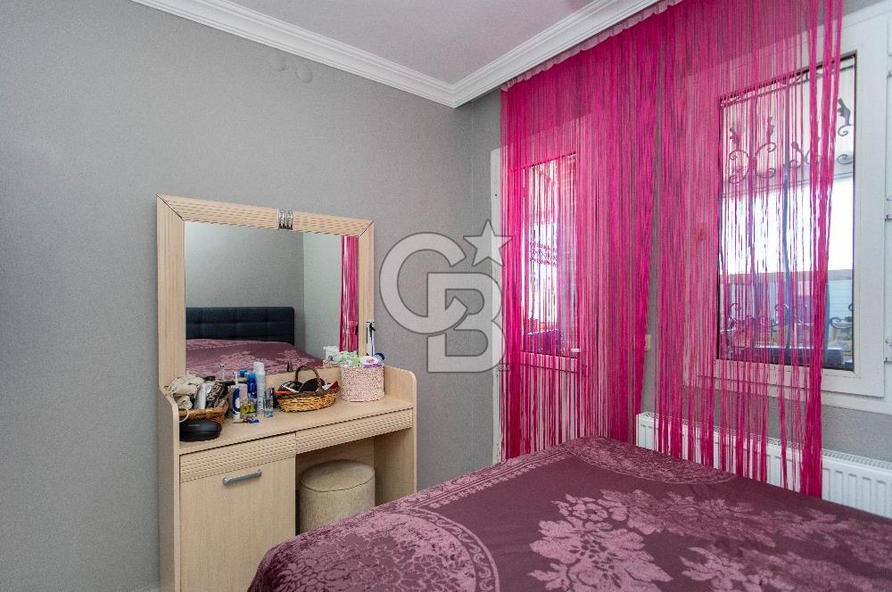 FOÇA DENİZKENT SİTESİ’NDE DENİZ MANZARALI, GENİŞ BAHÇELİ VE TERASLI 3+1 DUBLEKS