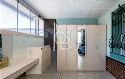 FOÇA DENİZKENT SİTESİ’NDE DENİZ MANZARALI, GENİŞ BAHÇELİ VE TERASLI 3+1 DUBLEKS