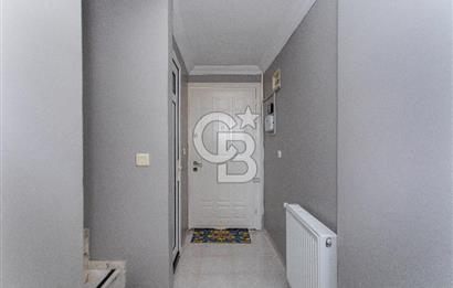 FOÇA DENİZKENT SİTESİ’NDE DENİZ MANZARALI, GENİŞ BAHÇELİ VE TERASLI 3+1 DUBLEKS