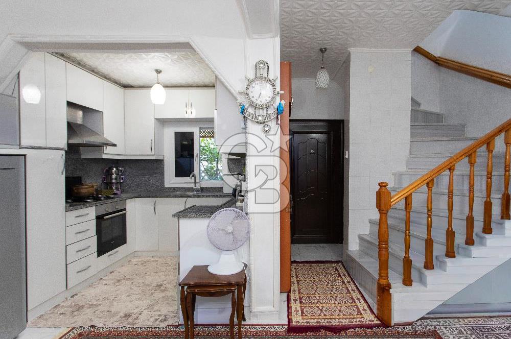 Foça Mercankent Sitesi'nde Satılık 2+1 Dubleks