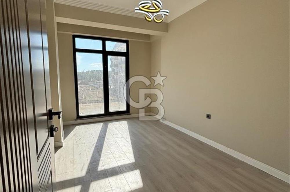 KARACAÖRENDE HAVUZLU SIFIR 3+1 GİYİNME ODALI DAİRE