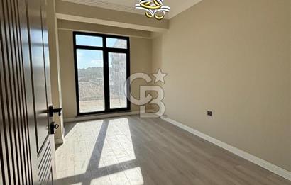 KARACAÖRENDE HAVUZLU SIFIR 3+1 GİYİNME ODALI DAİRE