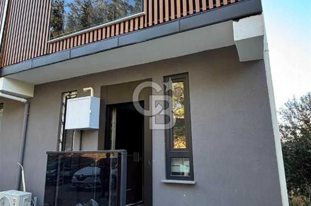 GÜZELYALIDA TAKASLI 160M2 BAHÇE KULLANIMLI VİLLA