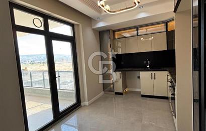 KARACAÖRENDE HAVUZLU SIFIR 3+1 GİYİNME ODALI DAİRE
