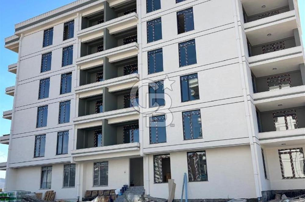 KARACAÖRENDE HAVUZLU SIFIR 3+1 GİYİNME ODALI DAİRE