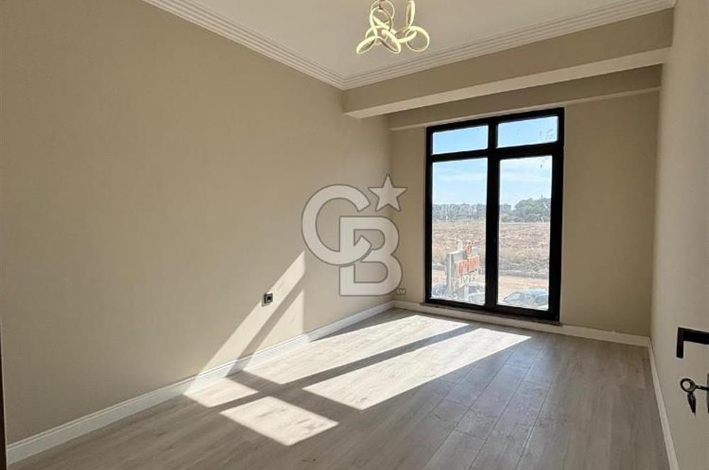 KARACAÖRENDE HAVUZLU SIFIR 3+1 GİYİNME ODALI DAİRE