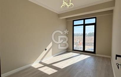 KARACAÖRENDE HAVUZLU SIFIR 3+1 GİYİNME ODALI DAİRE