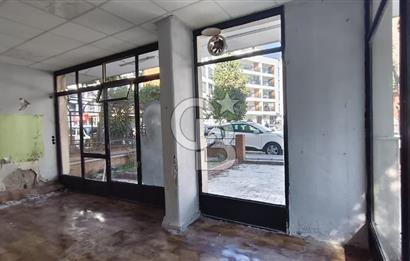 Karşıyaka Bostanlı Kiralık 45 m2 Köşe Dükkan