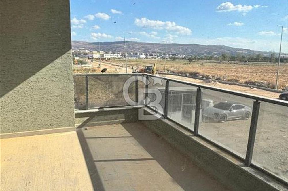 KARACAÖRENDE HAVUZLU SIFIR 3+1 GİYİNME ODALI DAİRE
