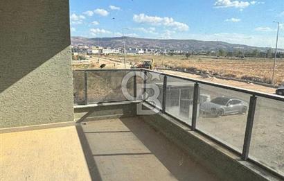 KARACAÖRENDE HAVUZLU SIFIR 3+1 GİYİNME ODALI DAİRE