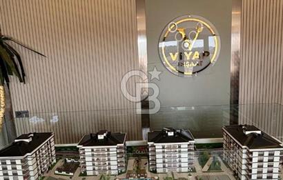 KARACAÖRENDE HAVUZLU SIFIR 3+1 GİYİNME ODALI DAİRE