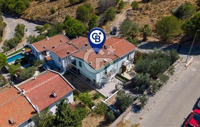 FOÇA DENİZKENT SİTESİ’NDE DENİZ MANZARALI, GENİŞ BAHÇELİ VE TERASLI 3+1 DUBLEKS