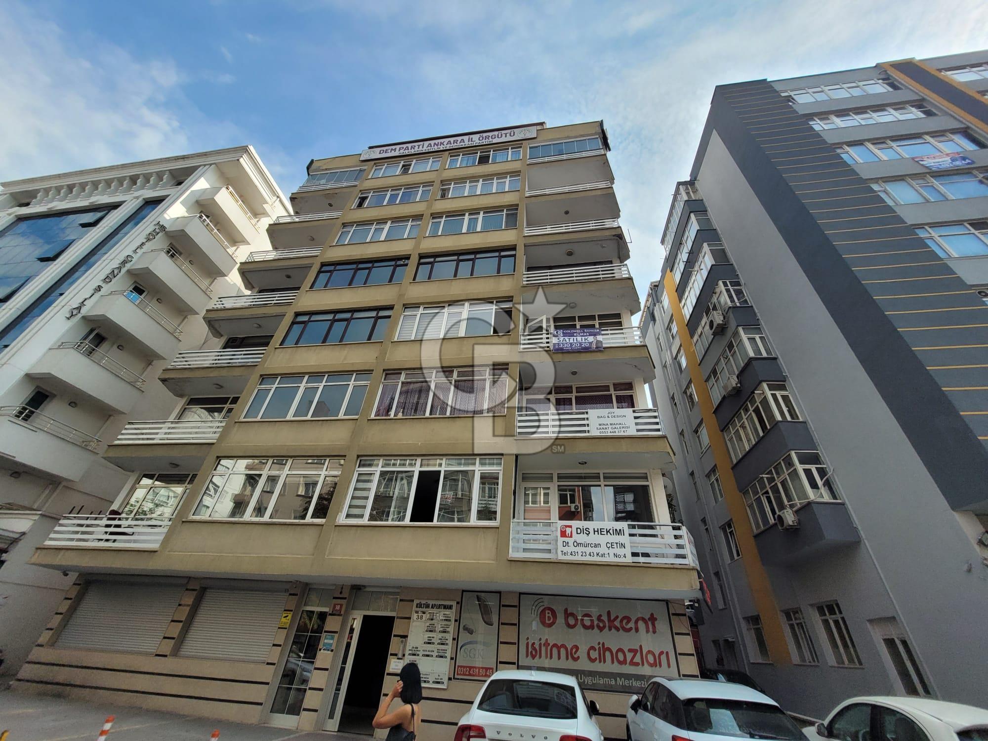 KIZILAY MEŞRUTİYET CADDESİNDE SATILIK 3,5 + 1 ÖN CEPHE DAİRE