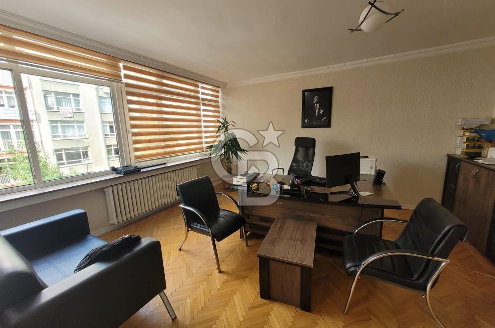 KIZILAY MEŞRUTİYET CADDESİNDE SATILIK 3,5 + 1 ÖN CEPHE DAİRE