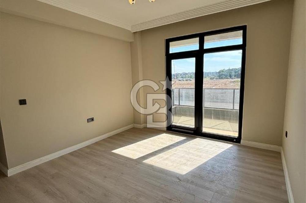 KARACAÖRENDE HAVUZLU SIFIR 3+1 GİYİNME ODALI DAİRE