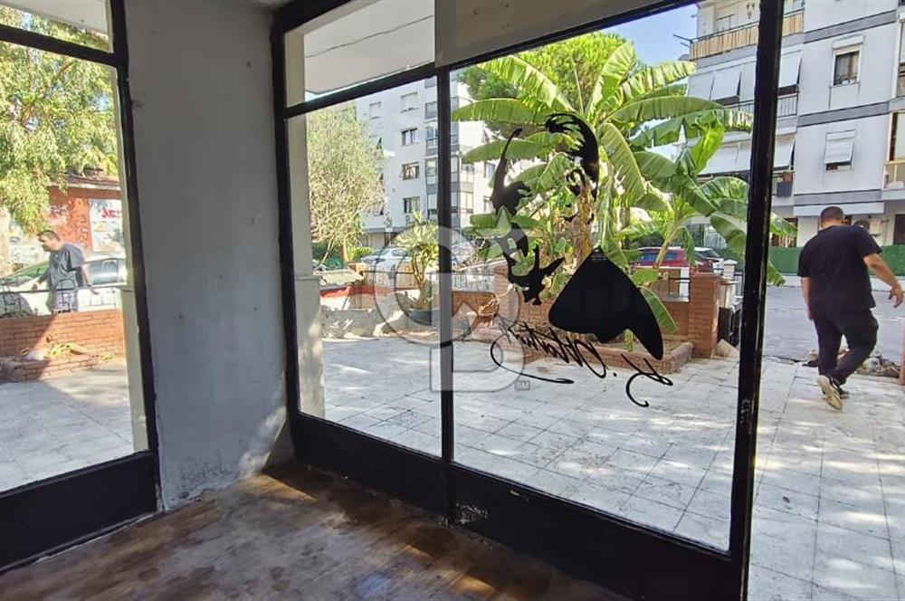 Karşıyaka Bostanlı Kiralık 45 m2 Köşe Dükkan
