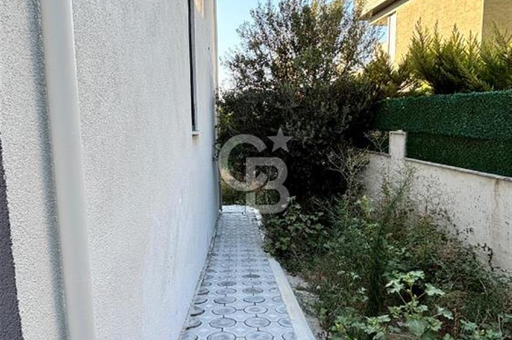 GÜZELYALIDA TAKASLI 160M2 BAHÇE KULLANIMLI VİLLA