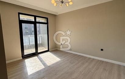 KARACAÖRENDE HAVUZLU SIFIR 3+1 GİYİNME ODALI DAİRE