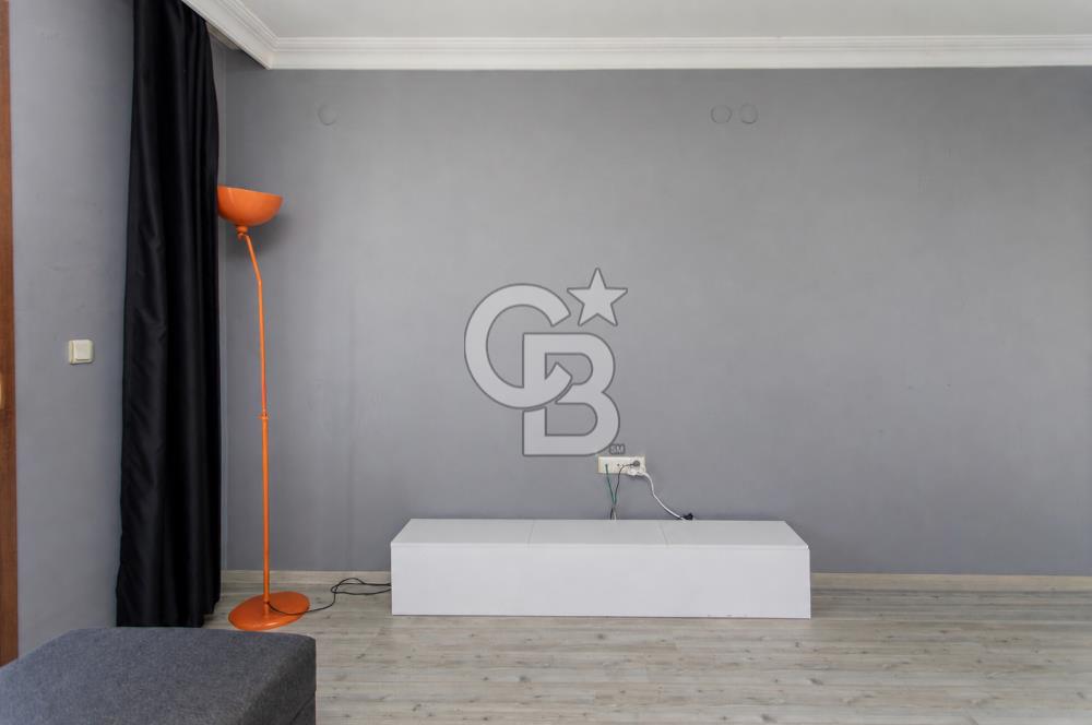 YENİFOÇA'DA SATILIK EŞYALI, FERAH VE KULLANIŞLI 2+1 DAİRE
