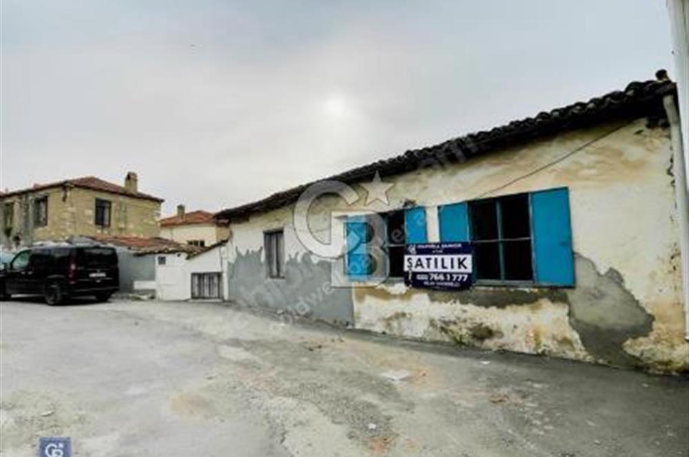 Urla Sanat Sokağında Avlulu Kuyulu Kargir Ev